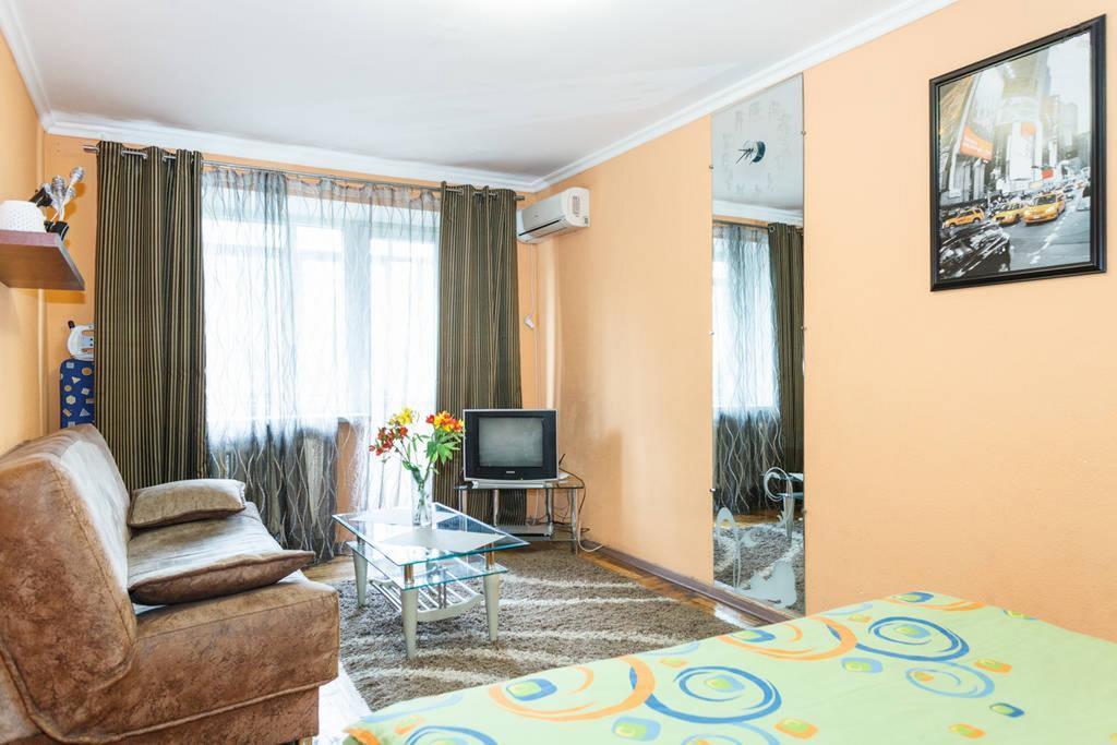 Apartment On Sobornyi Avenue 143 Near Intourist Hotel Zaporizhia Eksteriør bilde