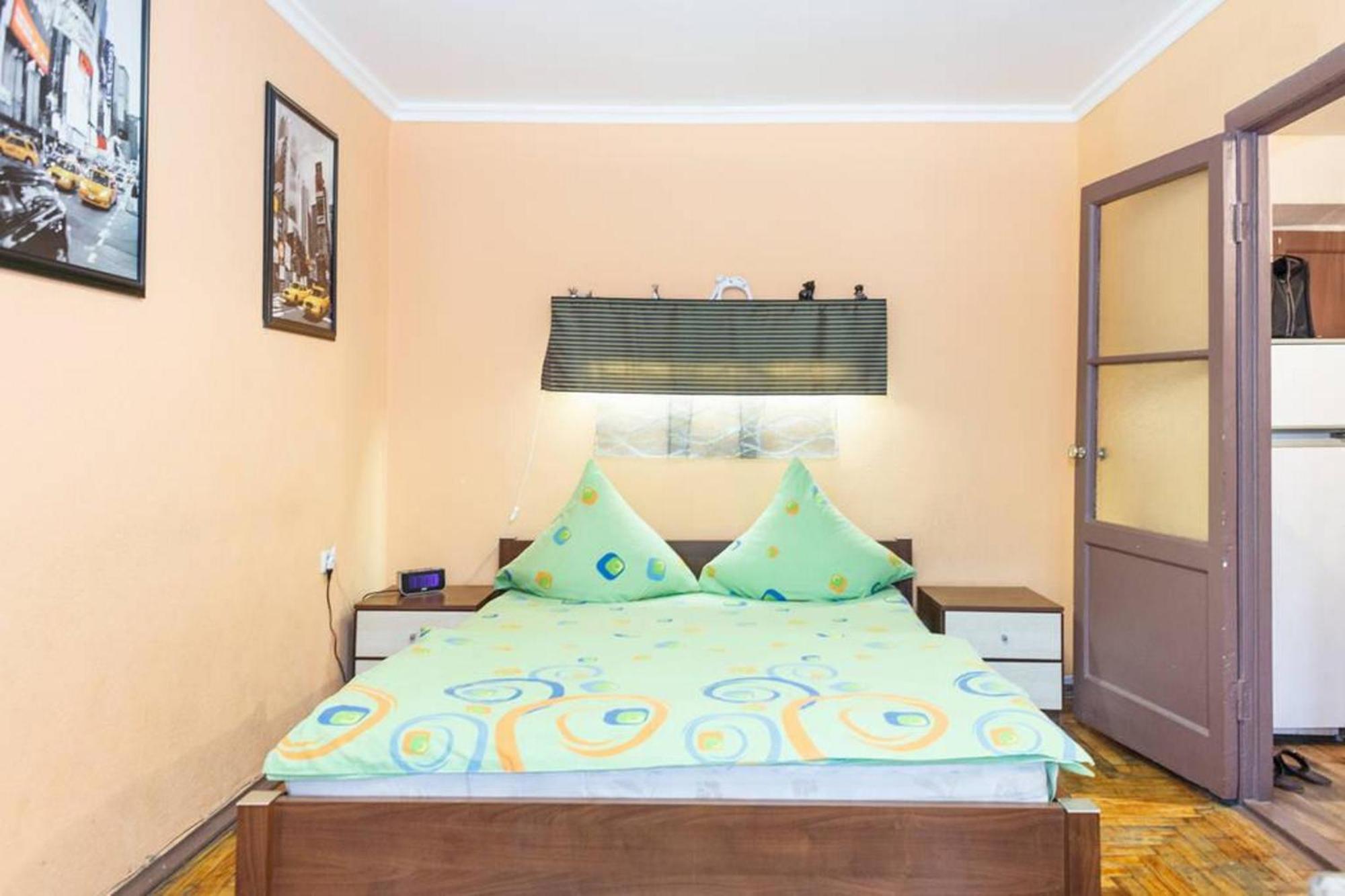 Apartment On Sobornyi Avenue 143 Near Intourist Hotel Zaporizhia Eksteriør bilde